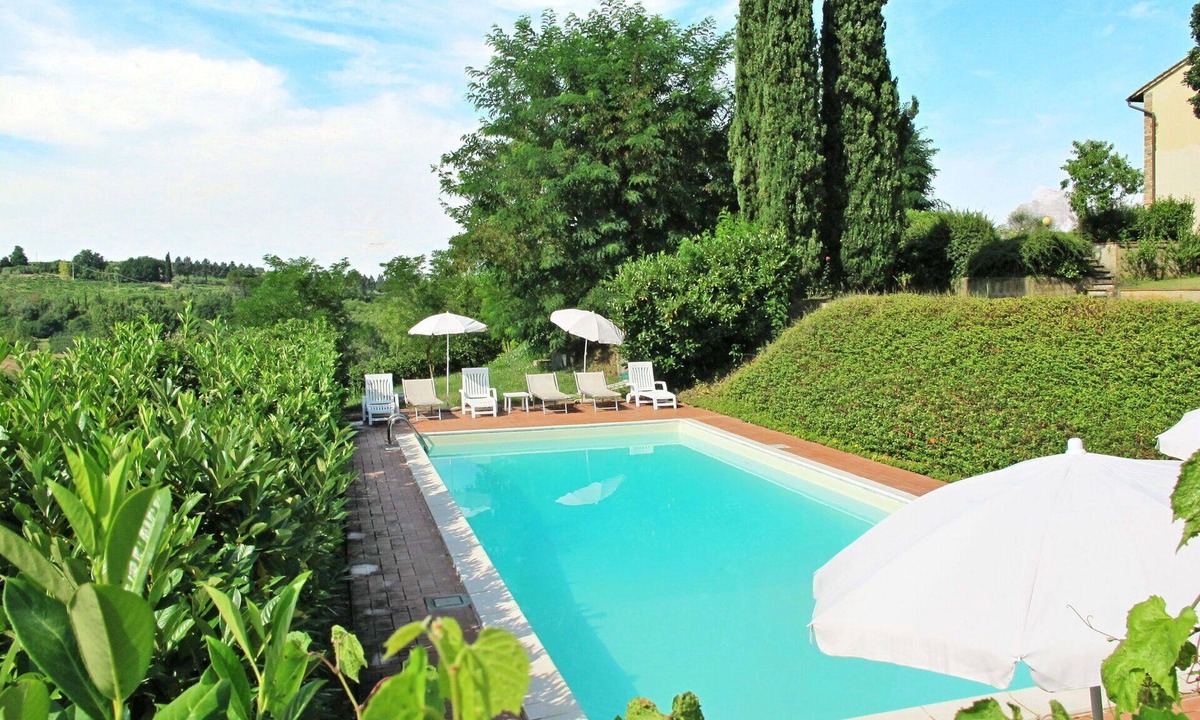 Scandicci House | Stunning villa for 12 people with private pool, WIFI, TV, terrace, pets allowed and panoramic v.