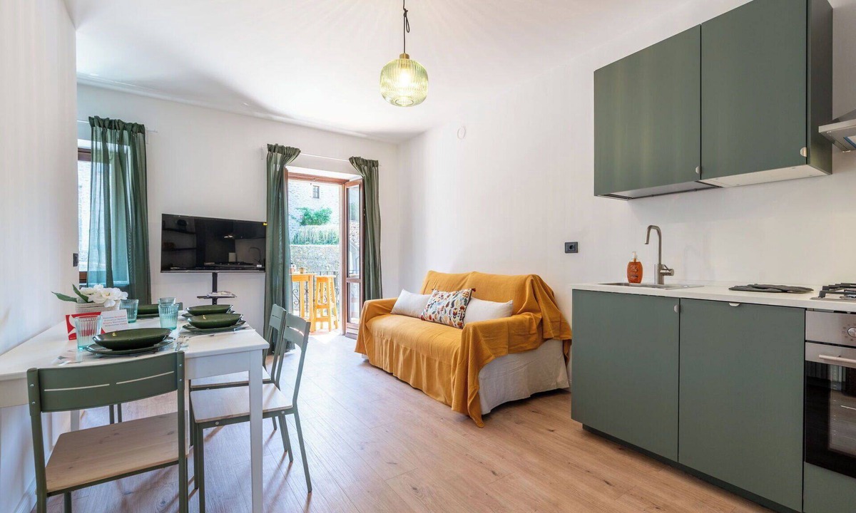 Sinio House | Stunning villa for 4 guests with WIFI, TV and balcony