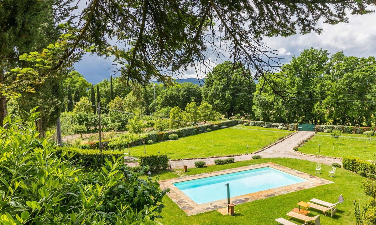 Montevarchi Villa | Stunning villa for 5 people with private pool, WIFI, TV, terrace, pets allowed and panoramic view
