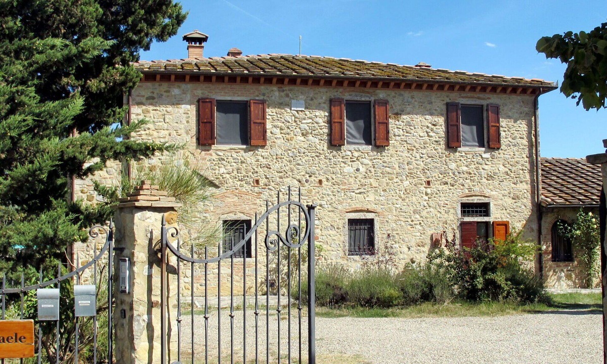 Poggiarello Villa | Stunning villa for 3 guests with WIFI, TV, terrace, pets allowed and panoramic view