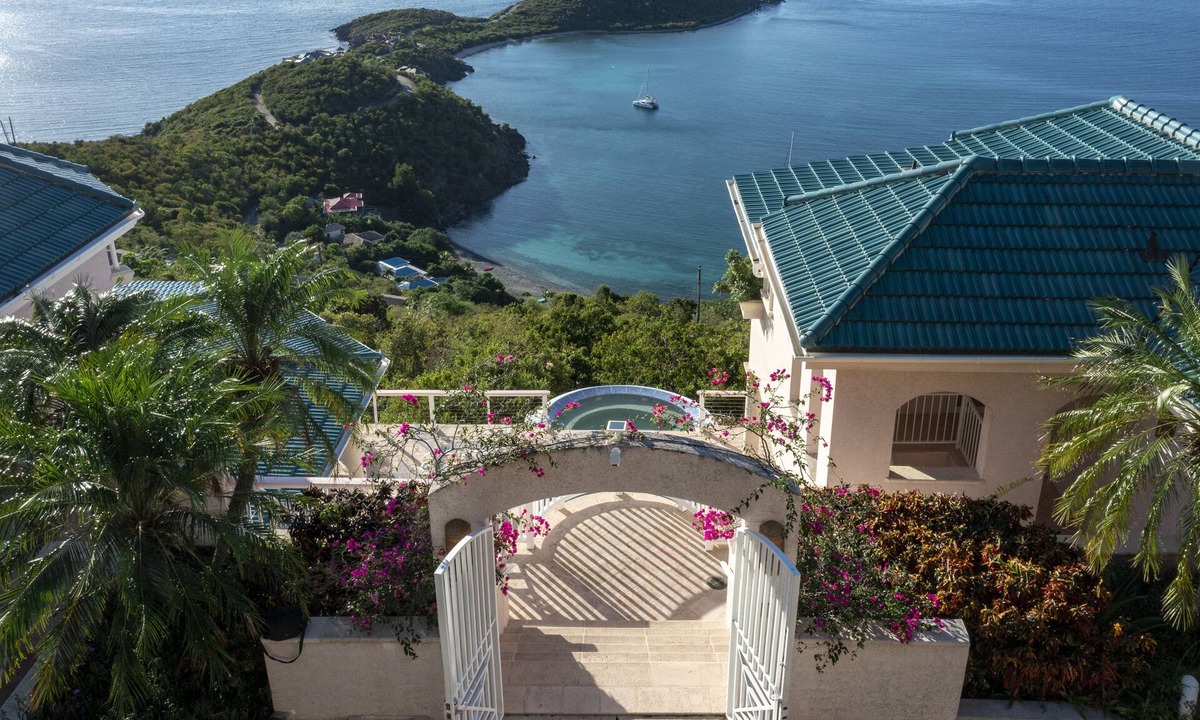 Point Rendezvous Villa | Stunning Villa with, Pool, Hot Tub, 180 Degree Sweeping Ocean Views