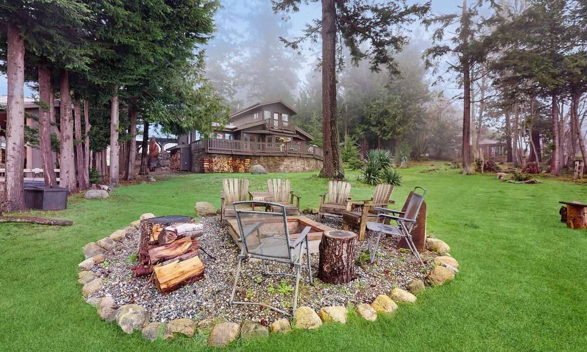 Anacortes House | Stunning Waterfront Home, w/Private Hot Tub, Fire Pit & Breath taking Views!