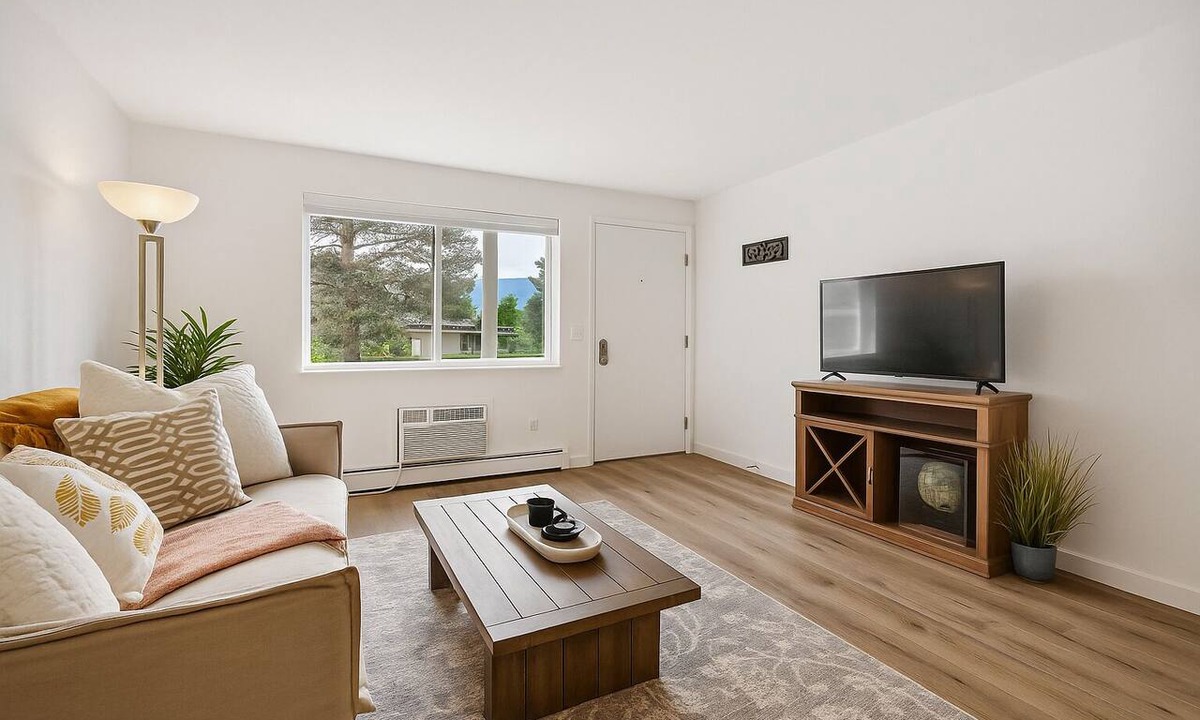 East Boulder Apartment | Stylish 1BD with Mountain Views + Pool