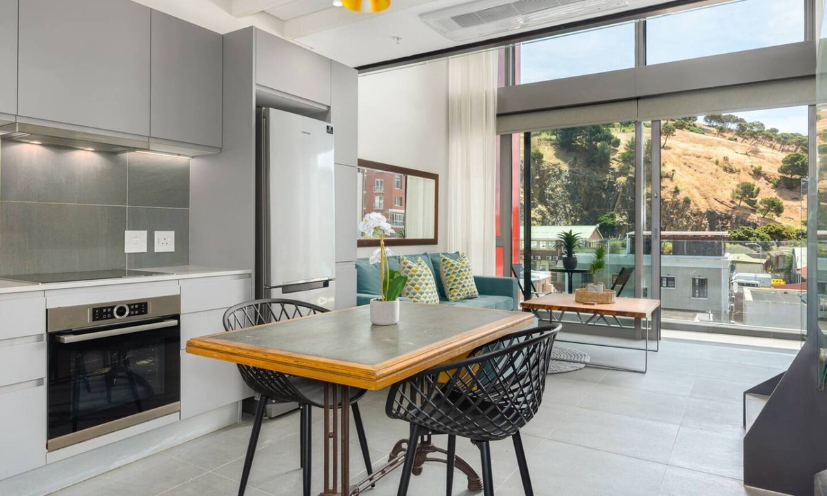 Bo'Kaap Apartment | Stylish 1bed Secure Mountain Views