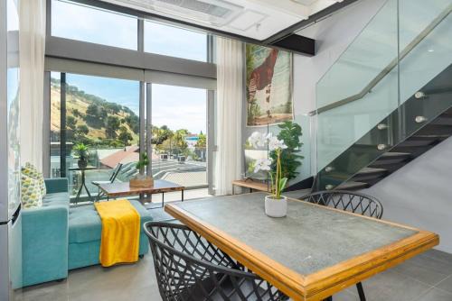 Bo'Kaap Apartment | Stylish 1Bed Secure Panoramic Mountain Views