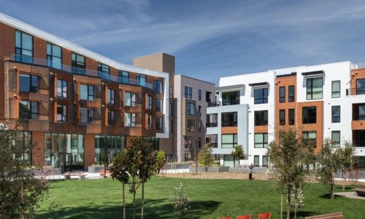 The Crossings Condo | Stylish 1BR Condo at Landsby with Fire Pit Lounge