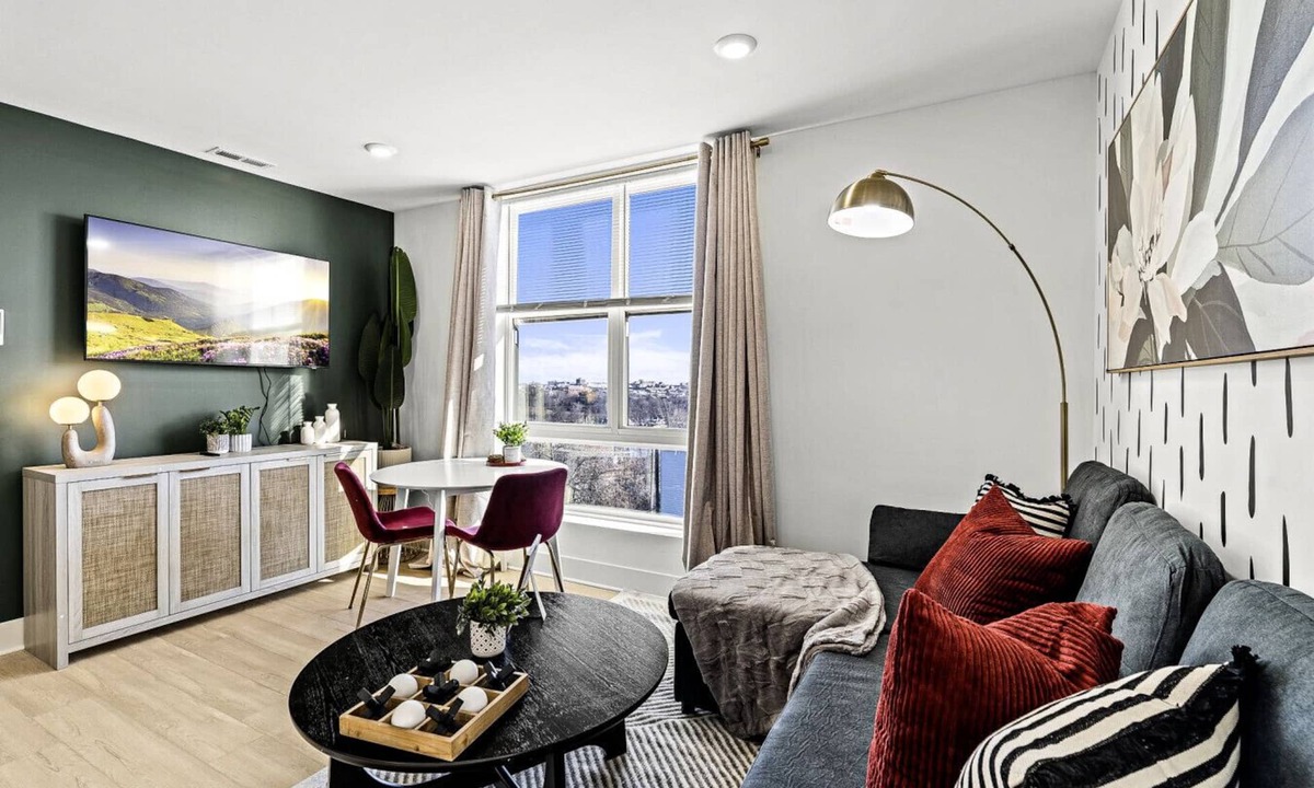 Mantua Apartment | Stylish 1BR - DT Philly by Art Museum & Key Sights