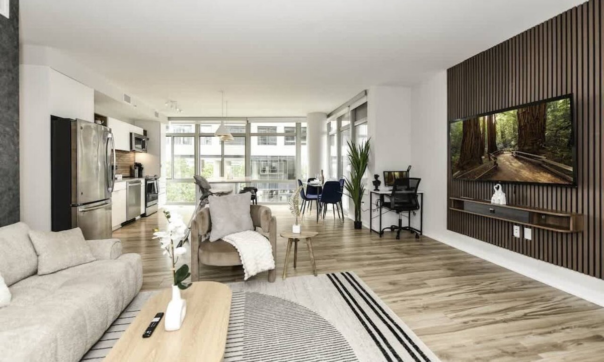 Crystal City Apartment | Stylish 2BR Stay with Gym, Parking & Rooftop Views