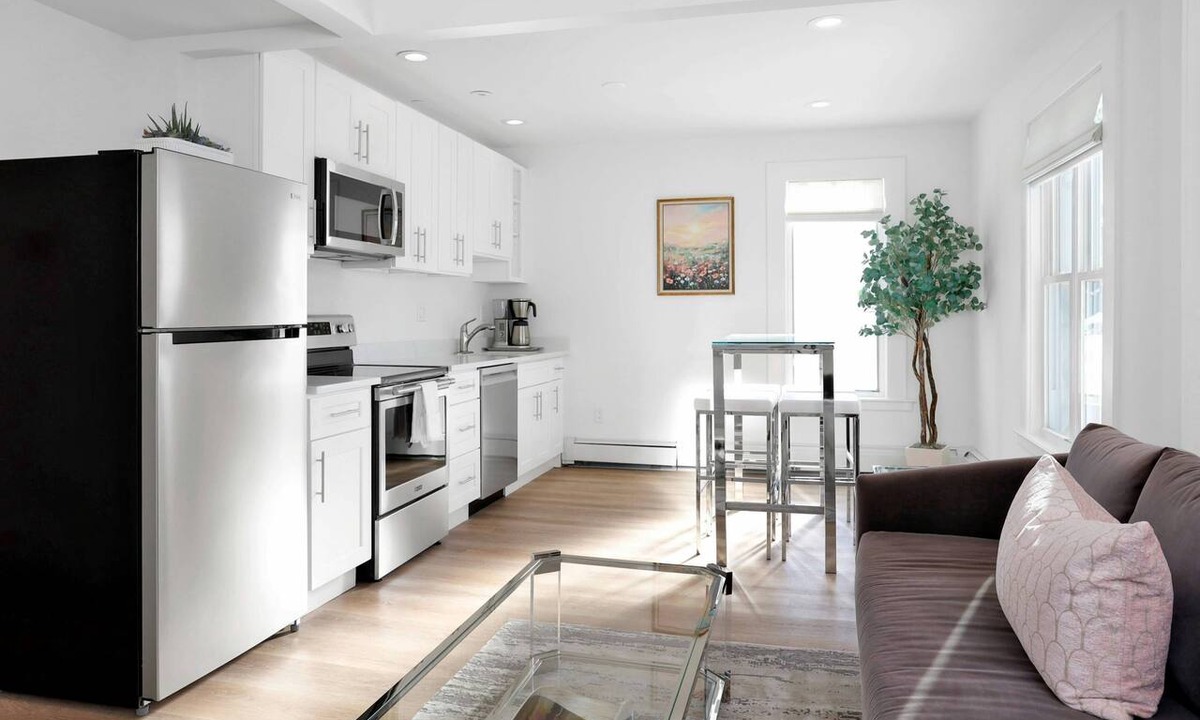 Stamford Apartment | Stylish 3BR/2BA Retreat #3, Harbor Point – Walk to Train, Cafes & Restaurants, City + Shore