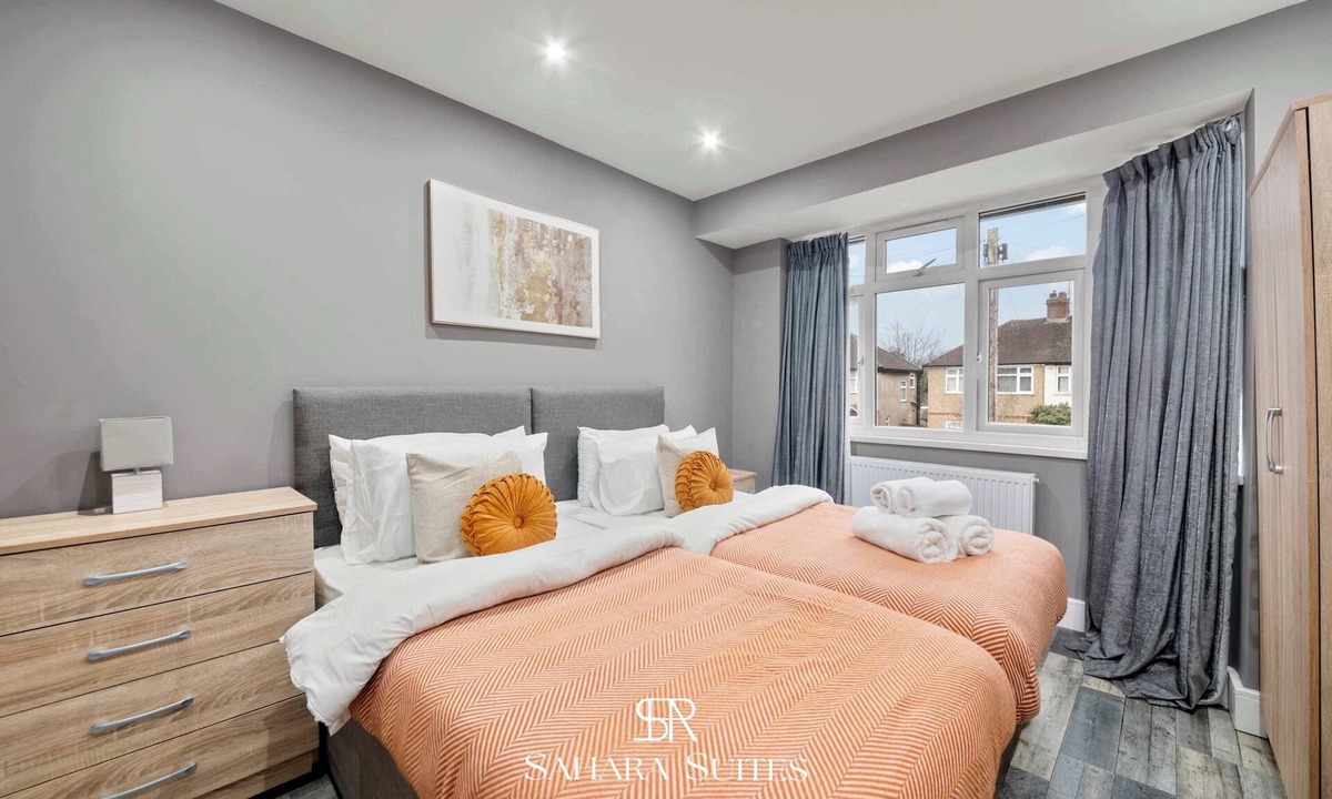 Reading House | Stylish 5Bed Reading Home -Family & Business Stays