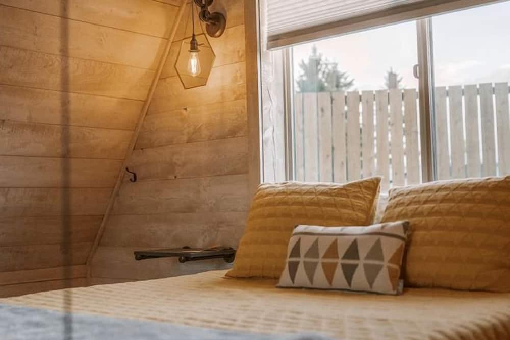 Emigrant Cabin | Stylish A-Frame Cabin Retreat with Shared Amenities & Scenic Views in Emigrant, Montana