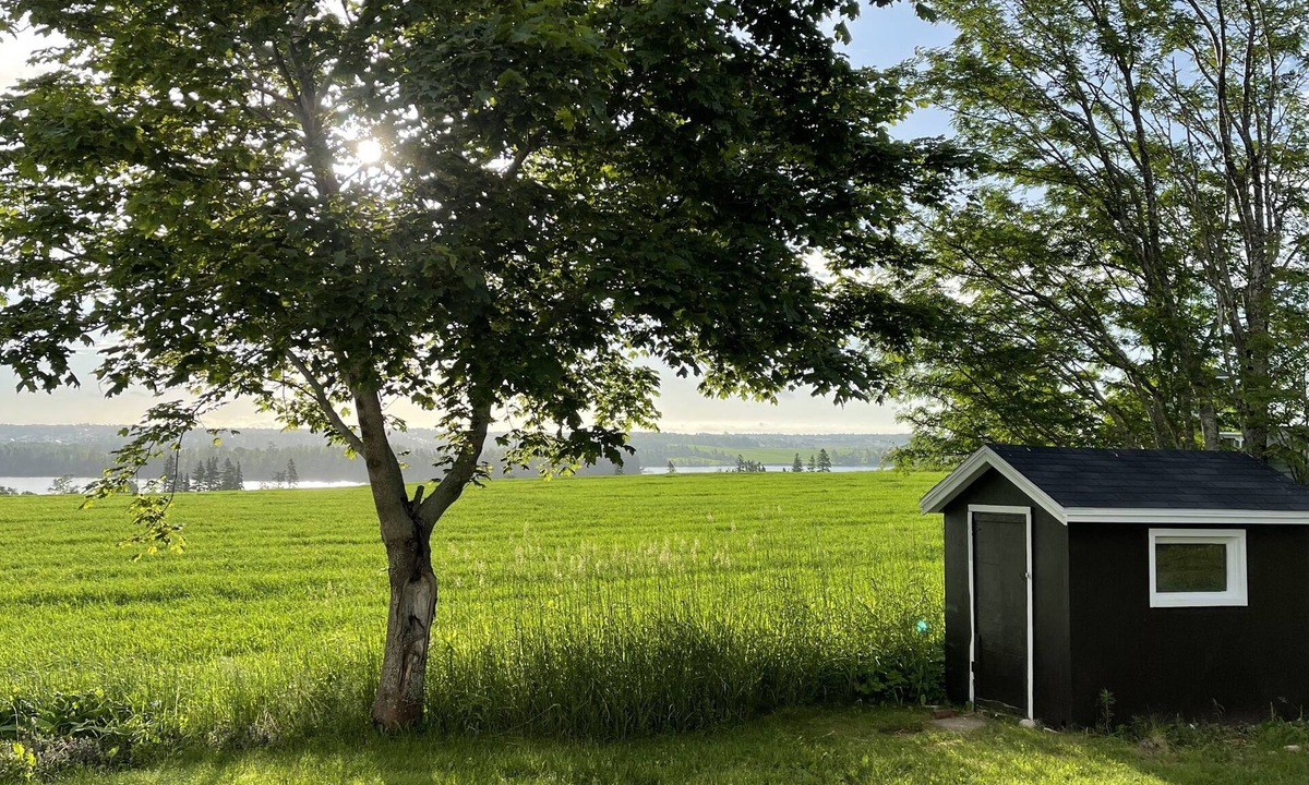 Warren Grove House | Stylish and charming place to relax, central to many of PEI’s best attractions.