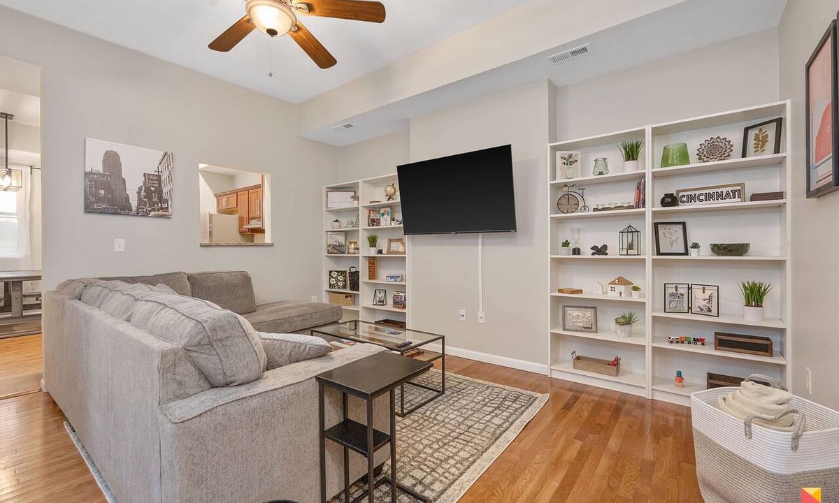 East Price Hill Condo | Stylish Apartment with Free Parking