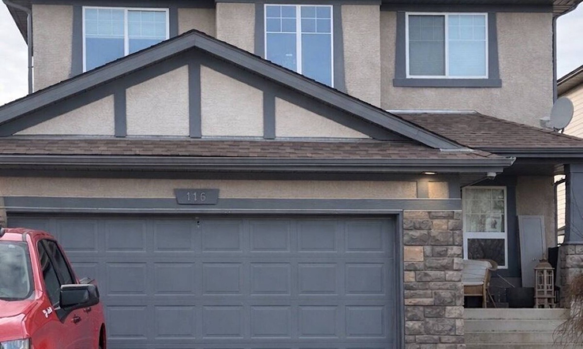 Cougar Ridge House | Stylish Calgary Haven in Cougar Ridge – Quiet Street, Close to Parks & C‑Train