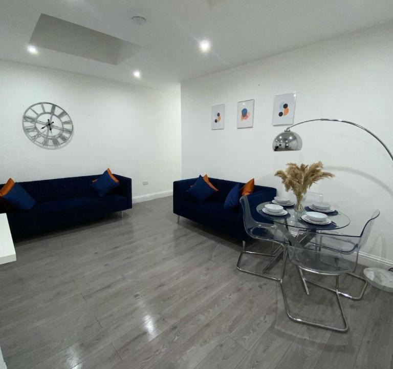 Wallington Apartment | Stylish cosy 2BR Flat in London, free parking