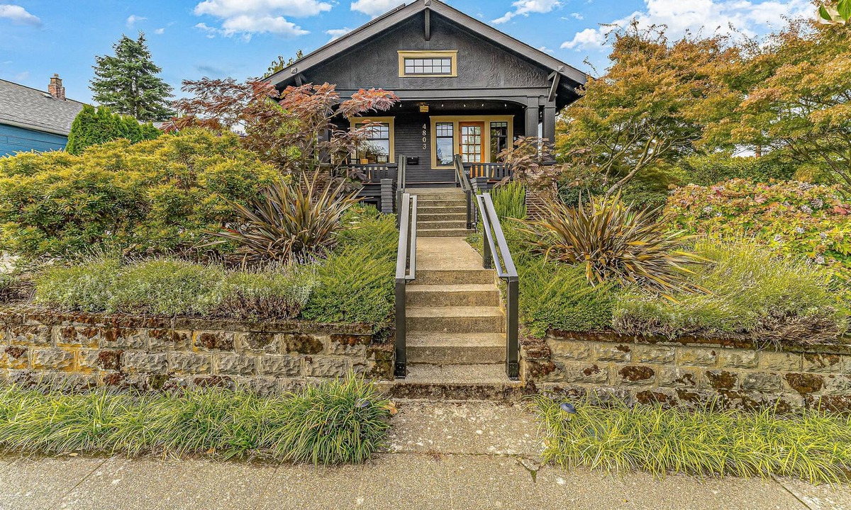 Columbia City House | Stylish craftsman in a gorgeous garden setting, steps to downtown Columbia City