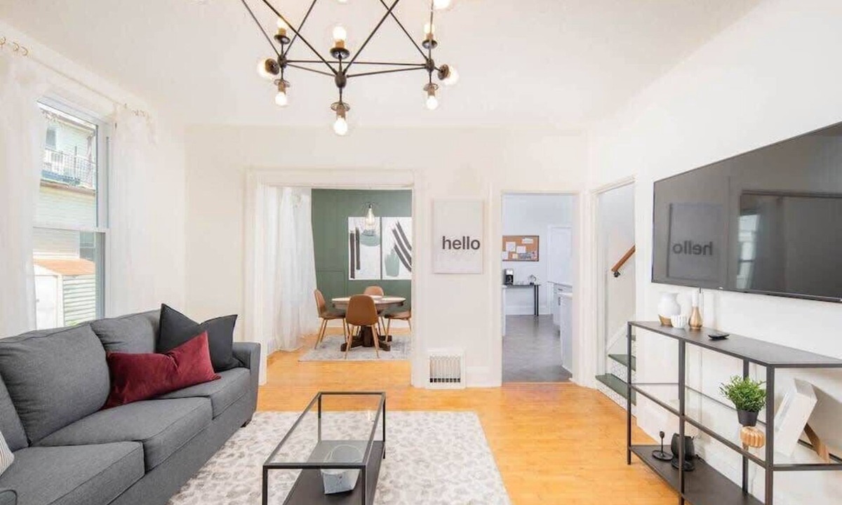 Appleton House | Stylish Downtown House - Steps to Dining & Shops