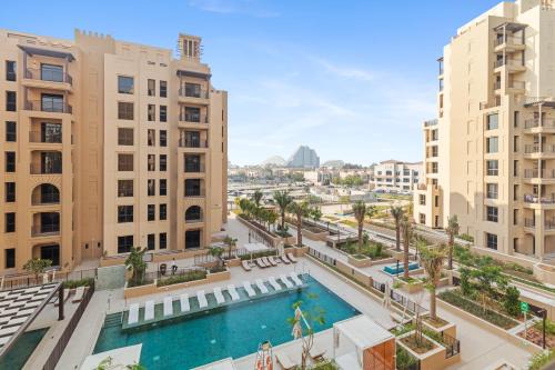 Umm Suqeim 3 Apartment | Stylish Fully-Equipped 1BD Unit in MJL Pool&Gym