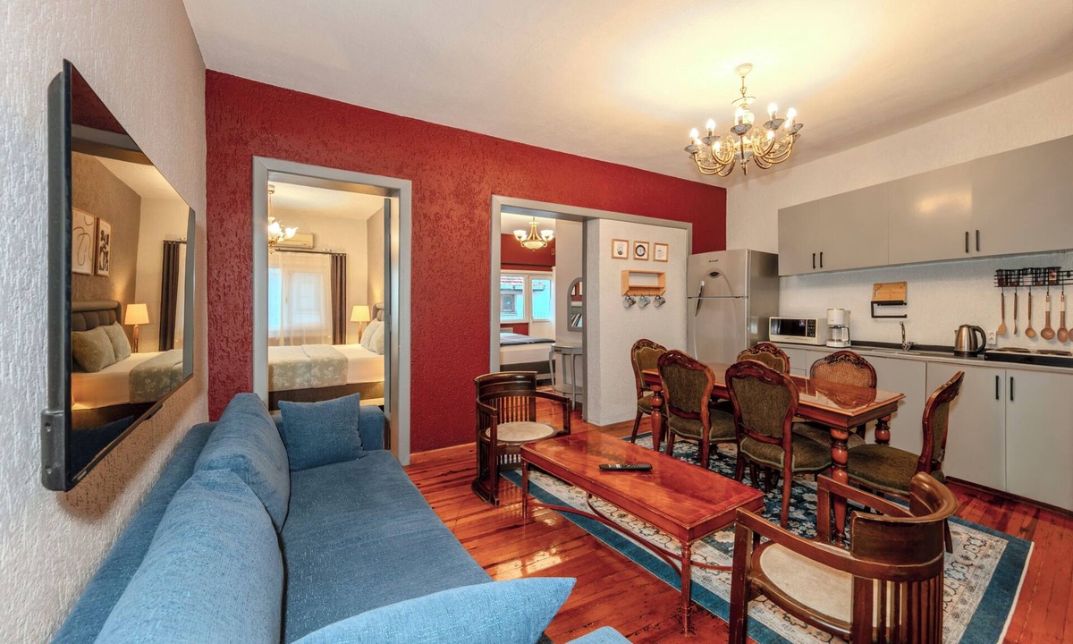 Karakoy Apartment | Stylish Galata 3BR w/Balcony & Bosphorus View/AC