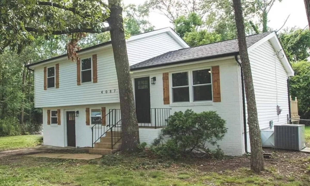 East Brainerd House | Stylish Group Getaway
