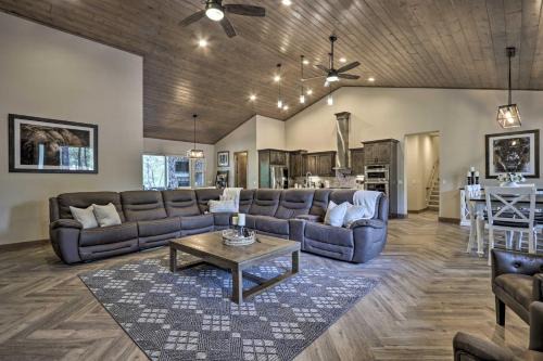 Torreon House | Stylish Home w/Expansive Deck in Show Low!