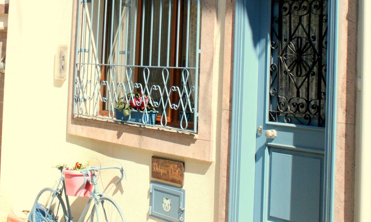 Ayvalik House | Stylish Home With A Fabulous View In The Center Of Ayvalık