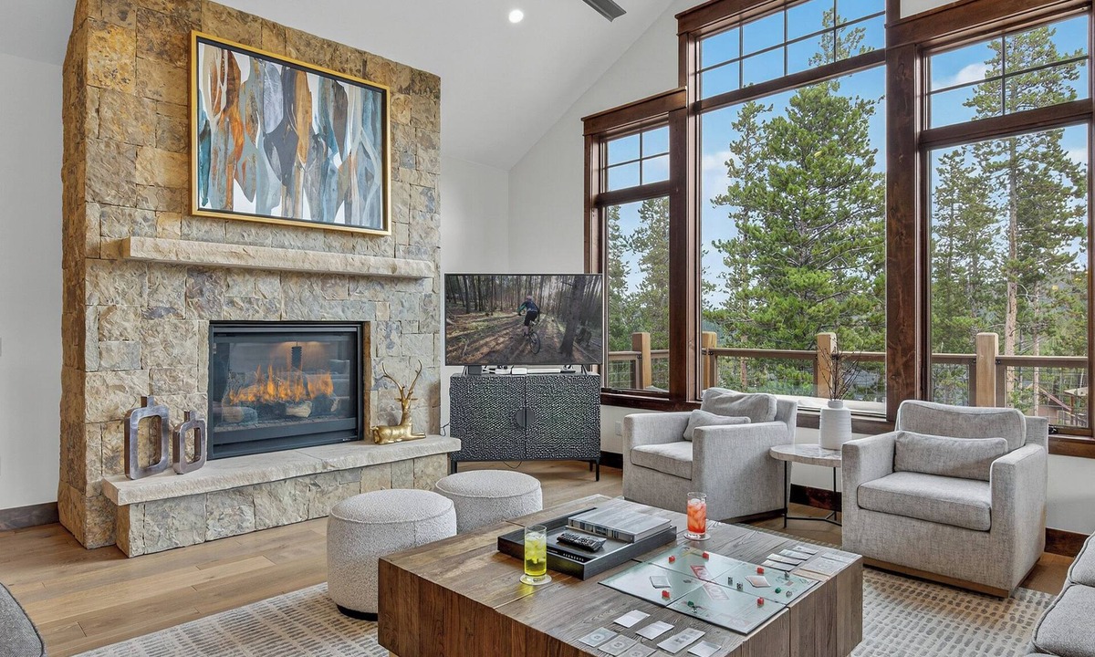 Baldy Mountain House | Stylish Mountain Escape | Cherrybrook Chalet