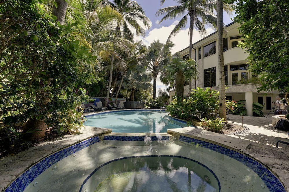 Big Coppitt Key House | Stylish Oceanfront Vacation Rental with Private Beach, Pool, and Hot Tub in Florida Keys