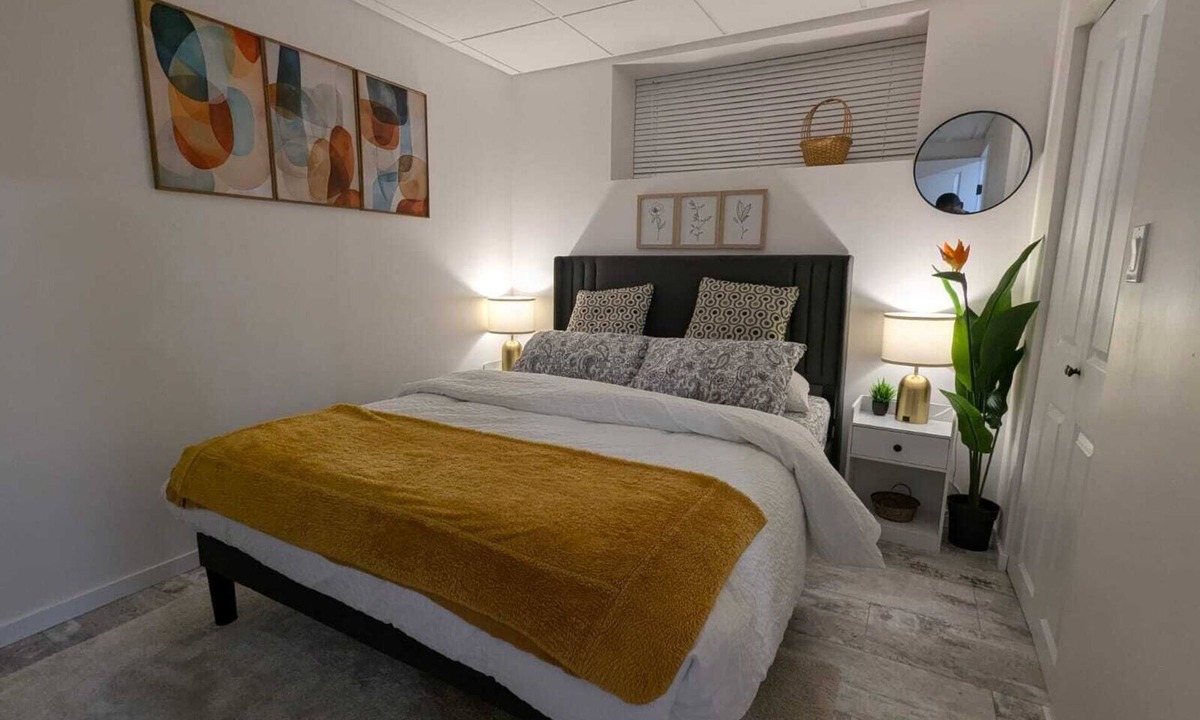 Winnipeg Apartment | Stylish Private Basement Apartment - Minutes to Local Spots