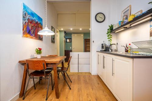 Eastern Docklands House | Stylish Private Studio Close to City