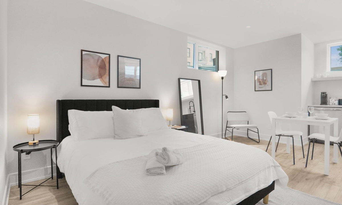 Mechanicsville Apartment | Stylish Queen Studio Apartment with Fast Wi-Fi & Parking