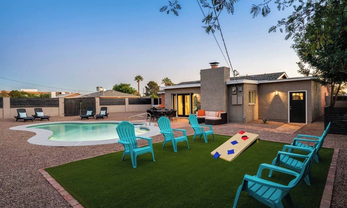 Camelback East House | Stylish Scottsdale Home & Pool Table
