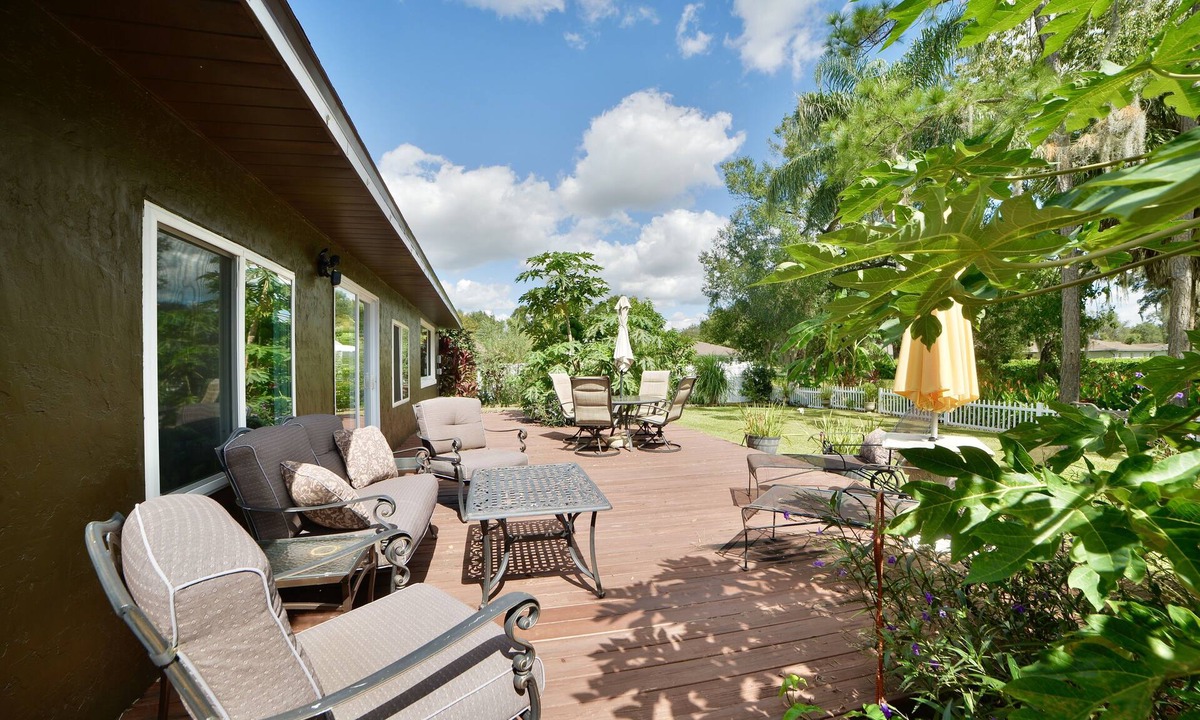 Sebring House | Stylish Sebring House – Across from Lake Jackson & close to the Downtown Circle