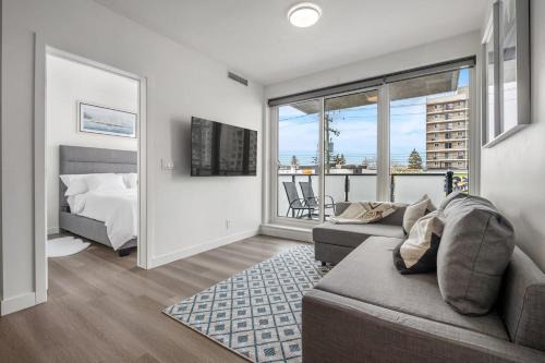 Sunnyside House | Stylish Serenity 1BR Kensington Condo wParking