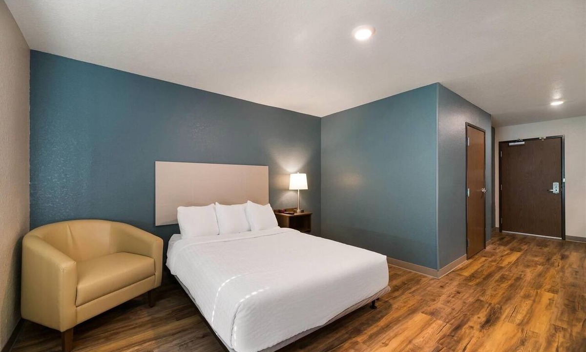 Rockledge Hotel | Stylish Single Room with Kitchen Near TreeTop Trek Park & Outdoor Fun