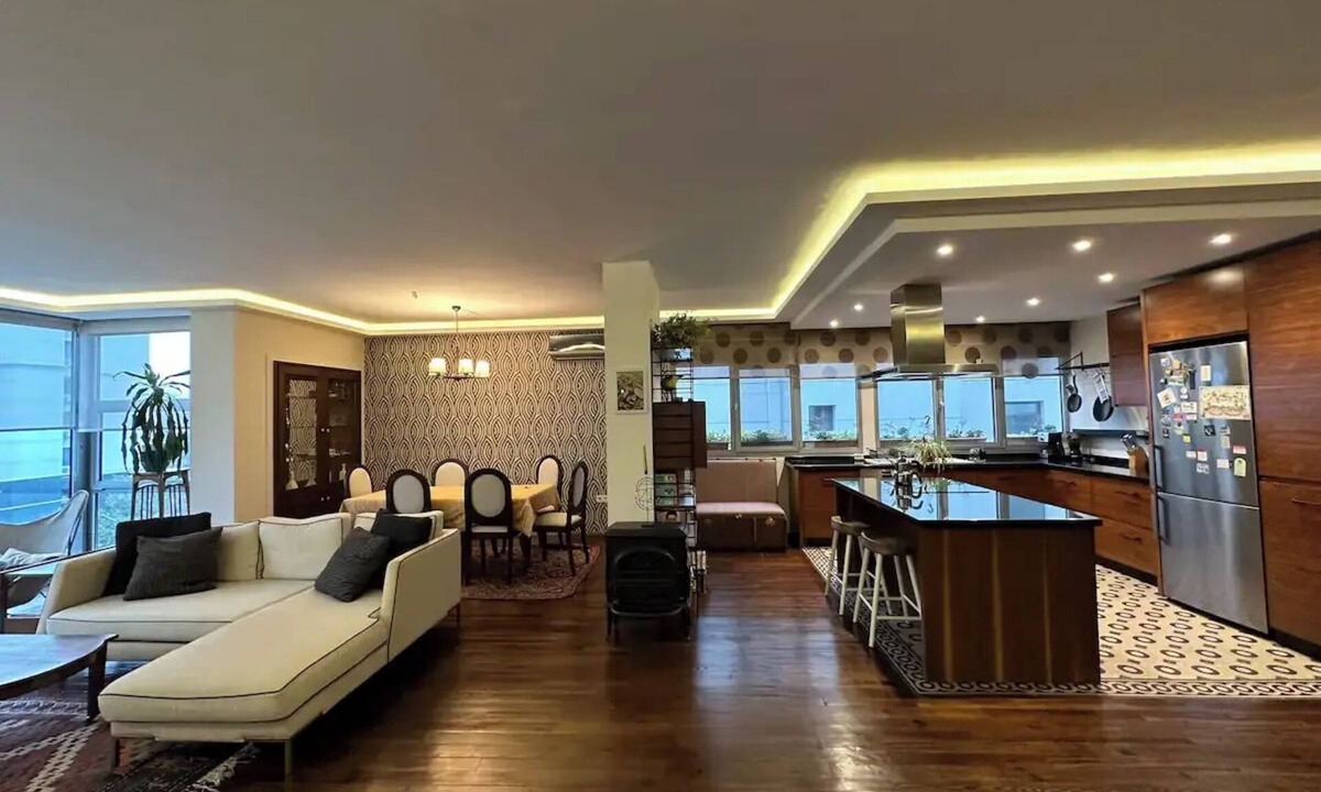 Caddebostan Mahallesi House | Stylish Spacious 2 bedroom flat in prime location