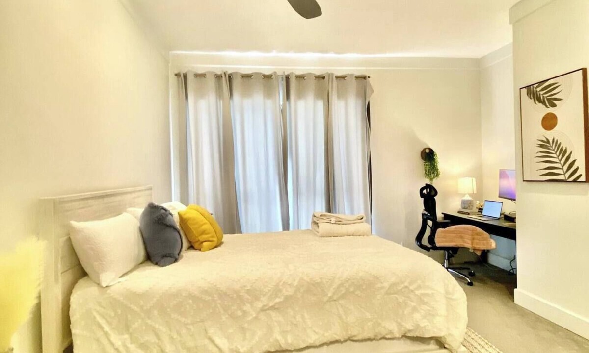 Sawtelle Condo | Stylish & Spacious 2,000 sq ft in Brentwood