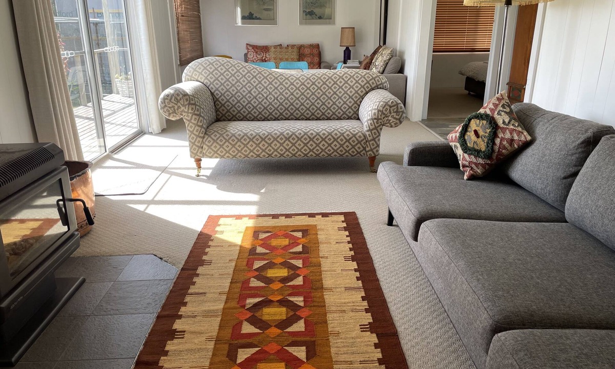 Sisters Beach House | Stylish spacious vintage house, wood fire, 40m to beach inside a National Park