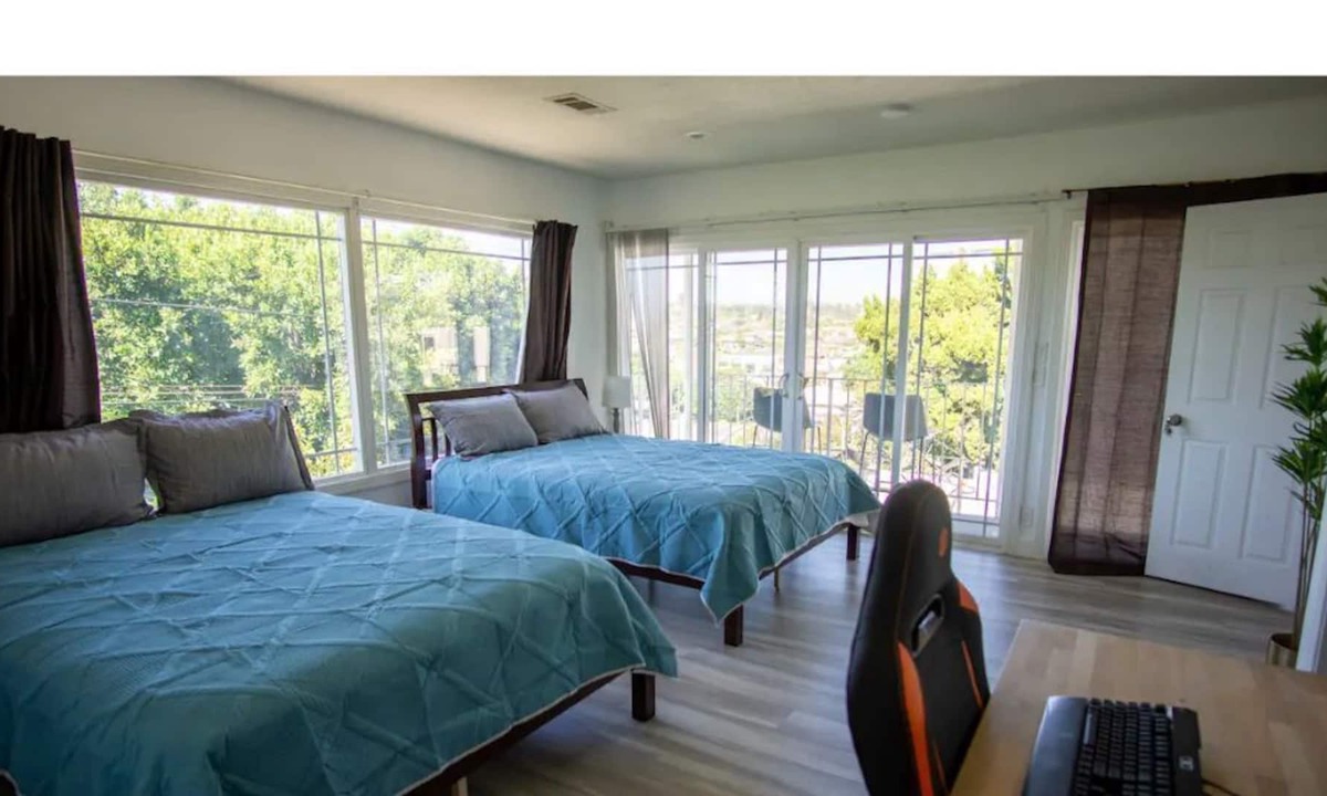 Monterey Park Apartment | Stylish Studio★Panorama view★Near DTLA★Sleeps 4