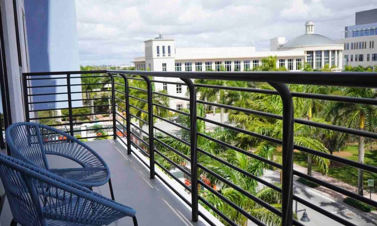 Doral Condo | Stylish Studio | Resort-Style Amenities