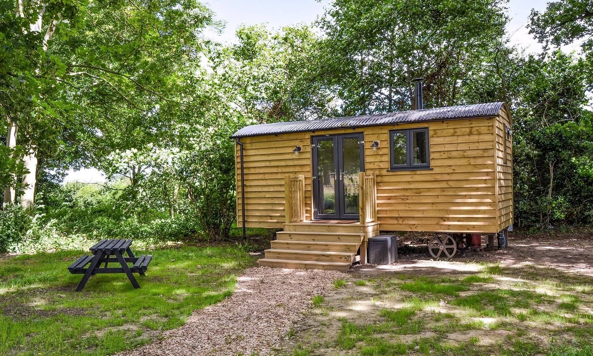 Irstead Cottage | Stylish with complete tranquillity, the perfect place to relax and unwind.