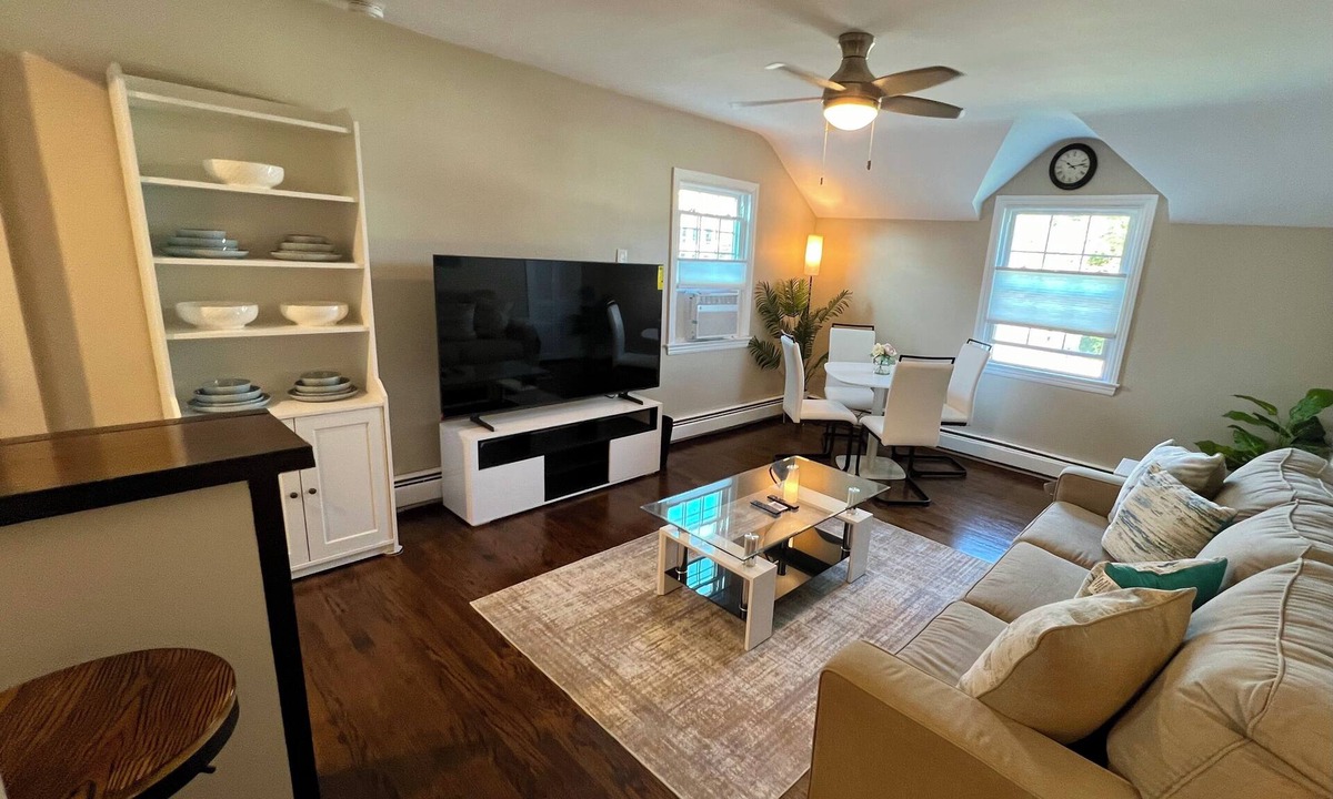 Patchogue Apartment | Stylish yet cozy experience at this centrally-located place in Patchogue.