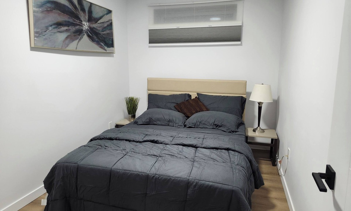 Regina House | Stylishly comfortable and cozy private 1 bedroom suite at Eastbrook, Regina East