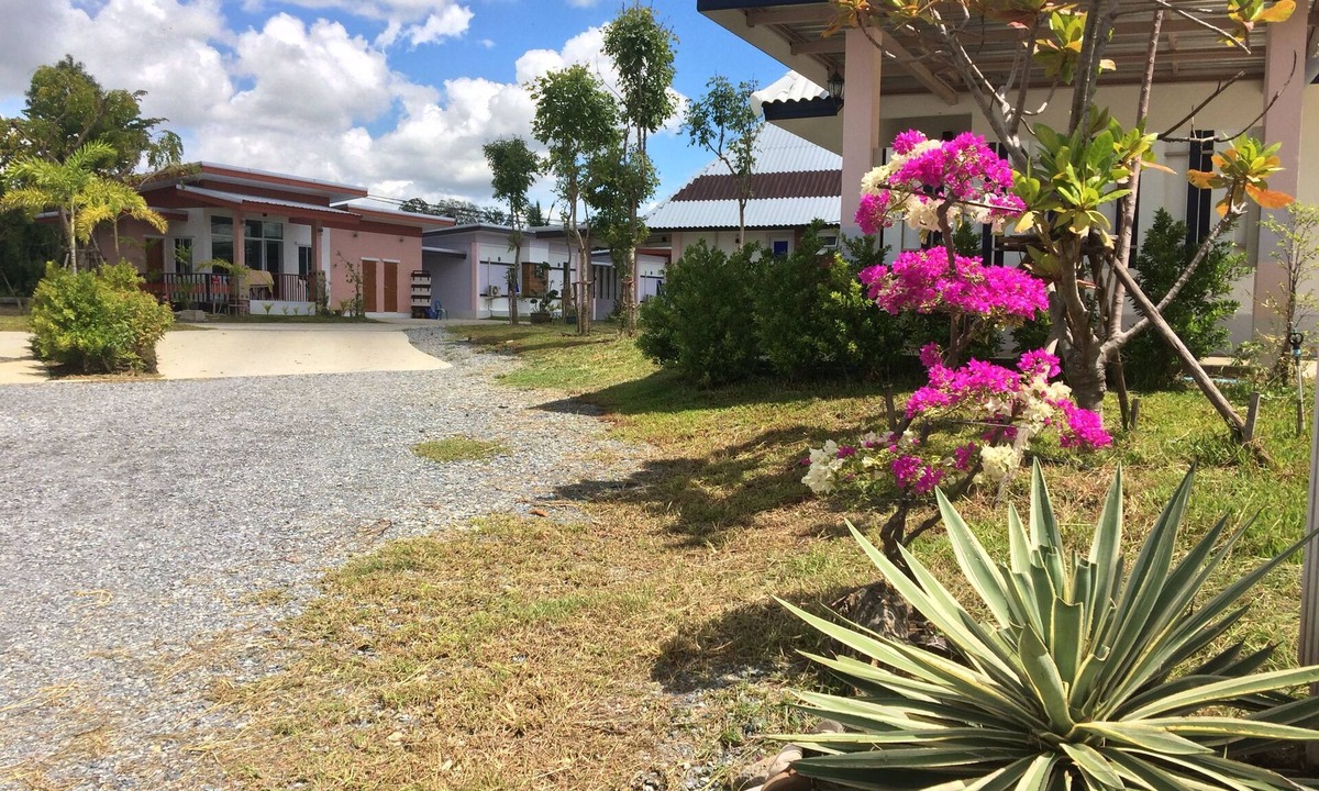 Suphan Buri Hotel | Suanrak resort