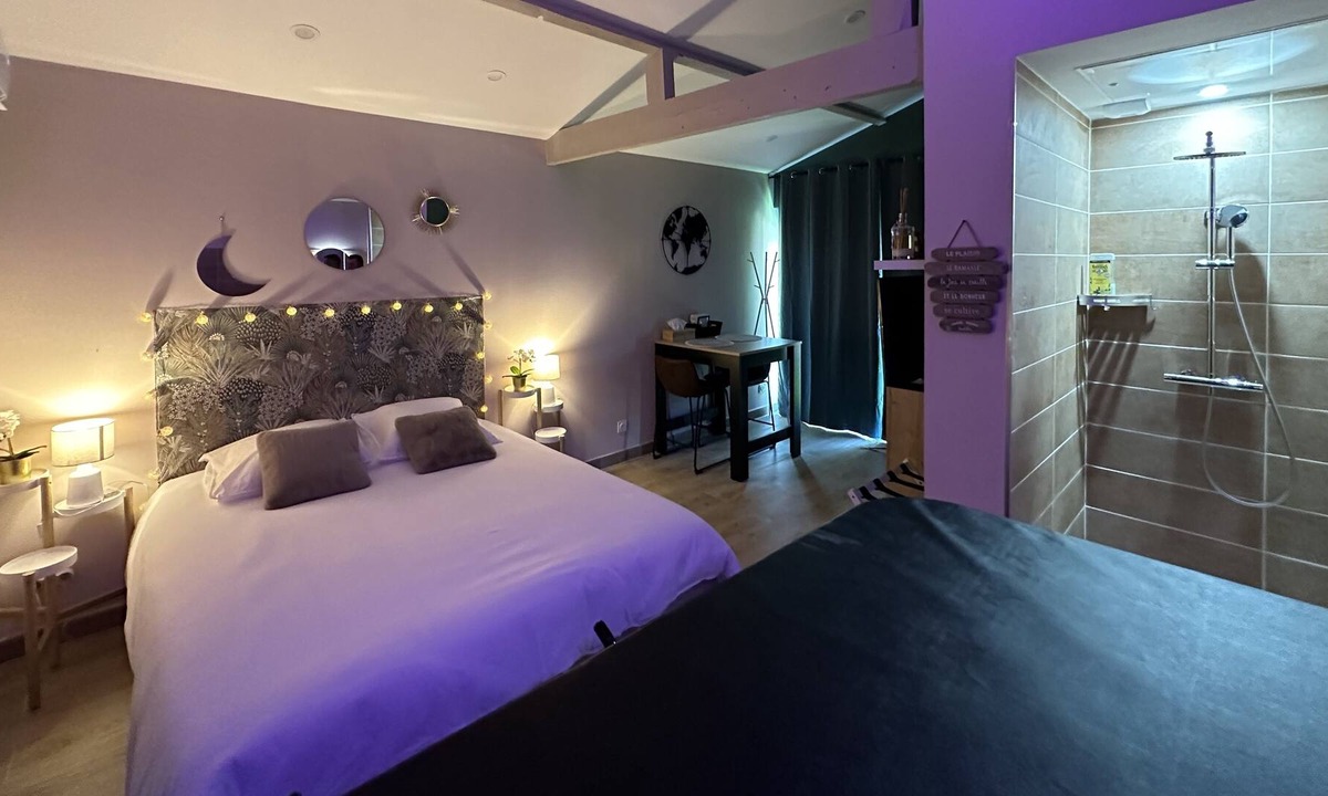 Chateau-Arnoux-Saint-Auban Bed & Breakfast | Sublime Studio Chambre Avec spa Privé et Jardin