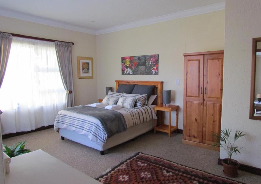 Fairland Apartment | Suburban oasis in quiet neighborhood