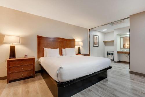 Cortez Hotel | Suburban Studios near Mesa Verde