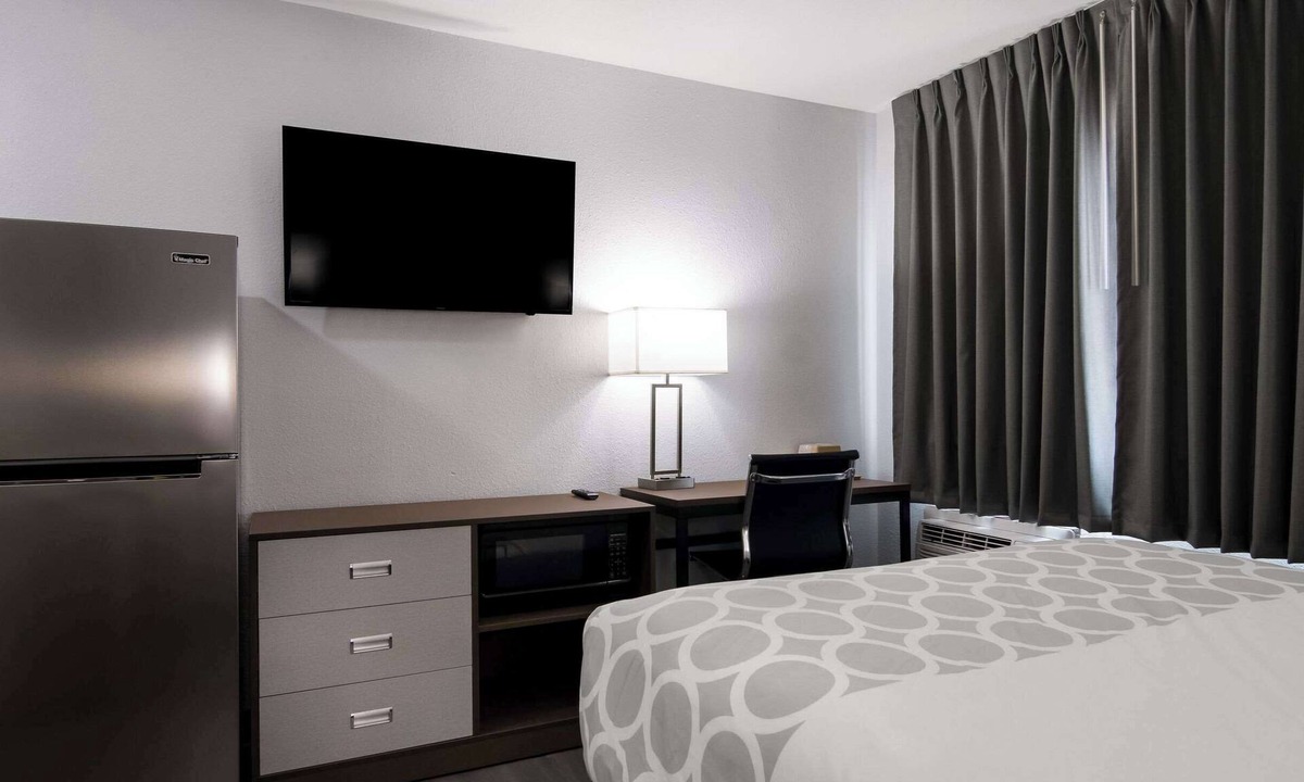 Portage Hotel | Suburban Studios Portage