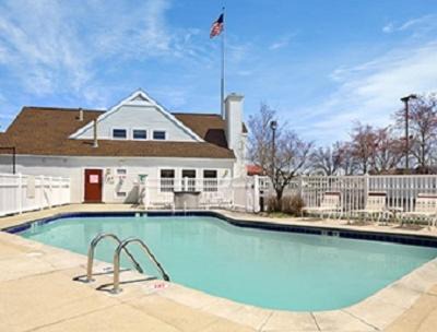 Fort Wayne Hotel | Suburban Studios