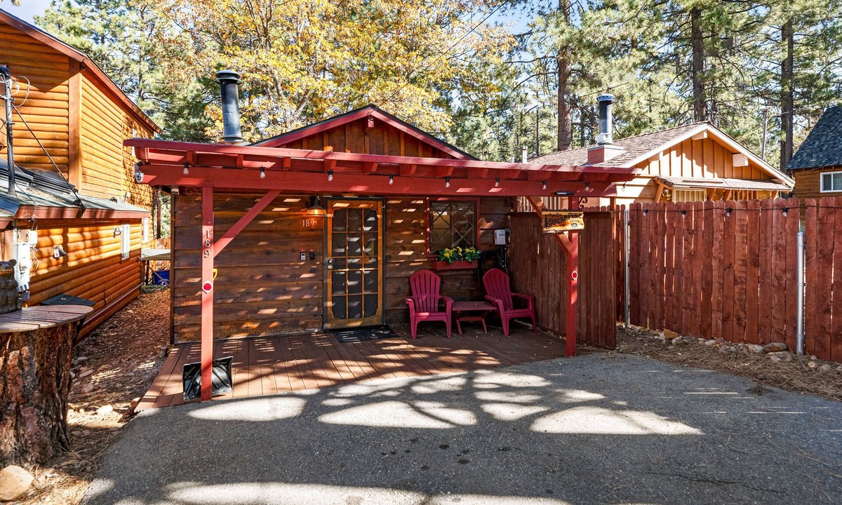 Sugarloaf House | Sugar Pine - Portable A/C, Barbecue, Deck, Barbecue